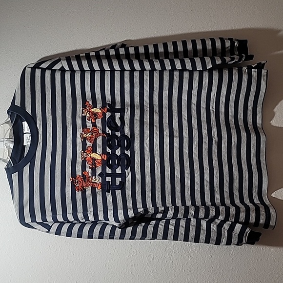 DISNEY STORE Tigger Embroidered Blue Striped Long Sleeve XL Vintage Sweatshirt - Picture 12 of 12